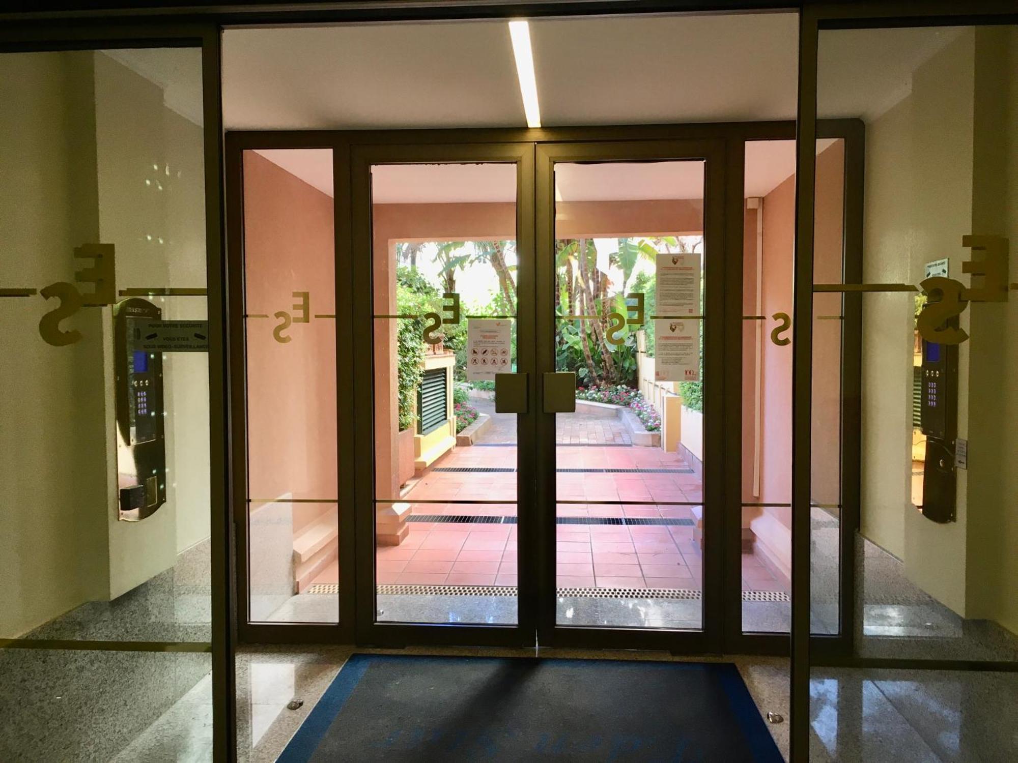 Monaco, Elegant & Quiet Renovated Apartment, In Fontvieille District, With Terrace & Pool, 15Min Walk To F1 Grand Prix Extérieur photo